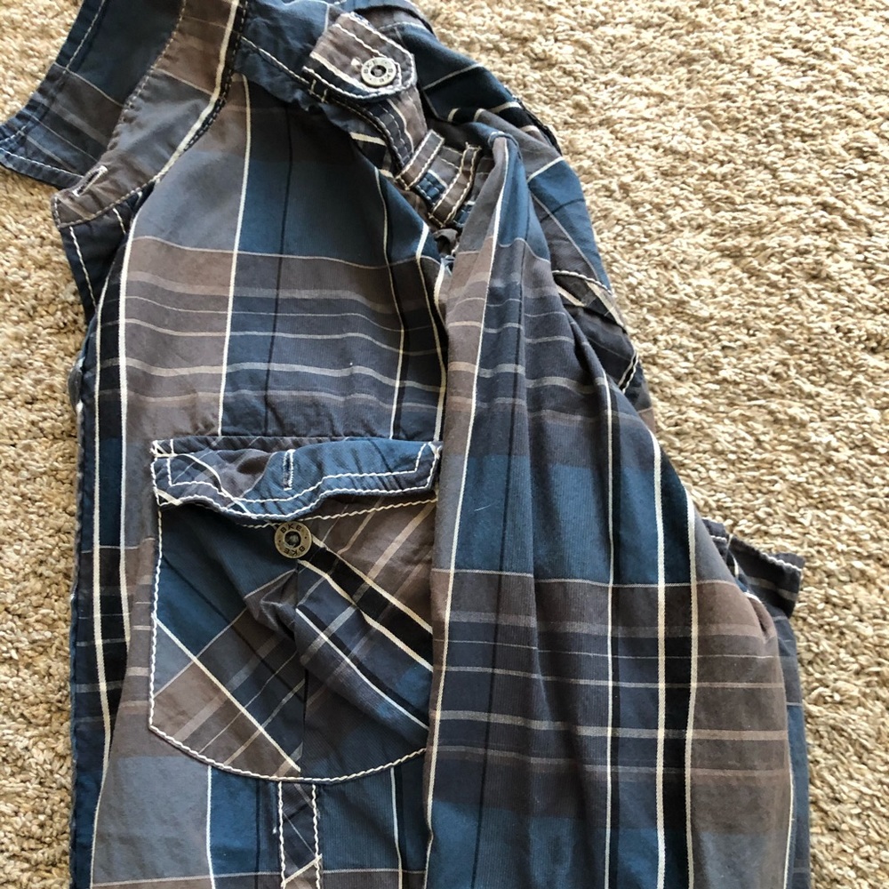 Men’s Buckle Button Down